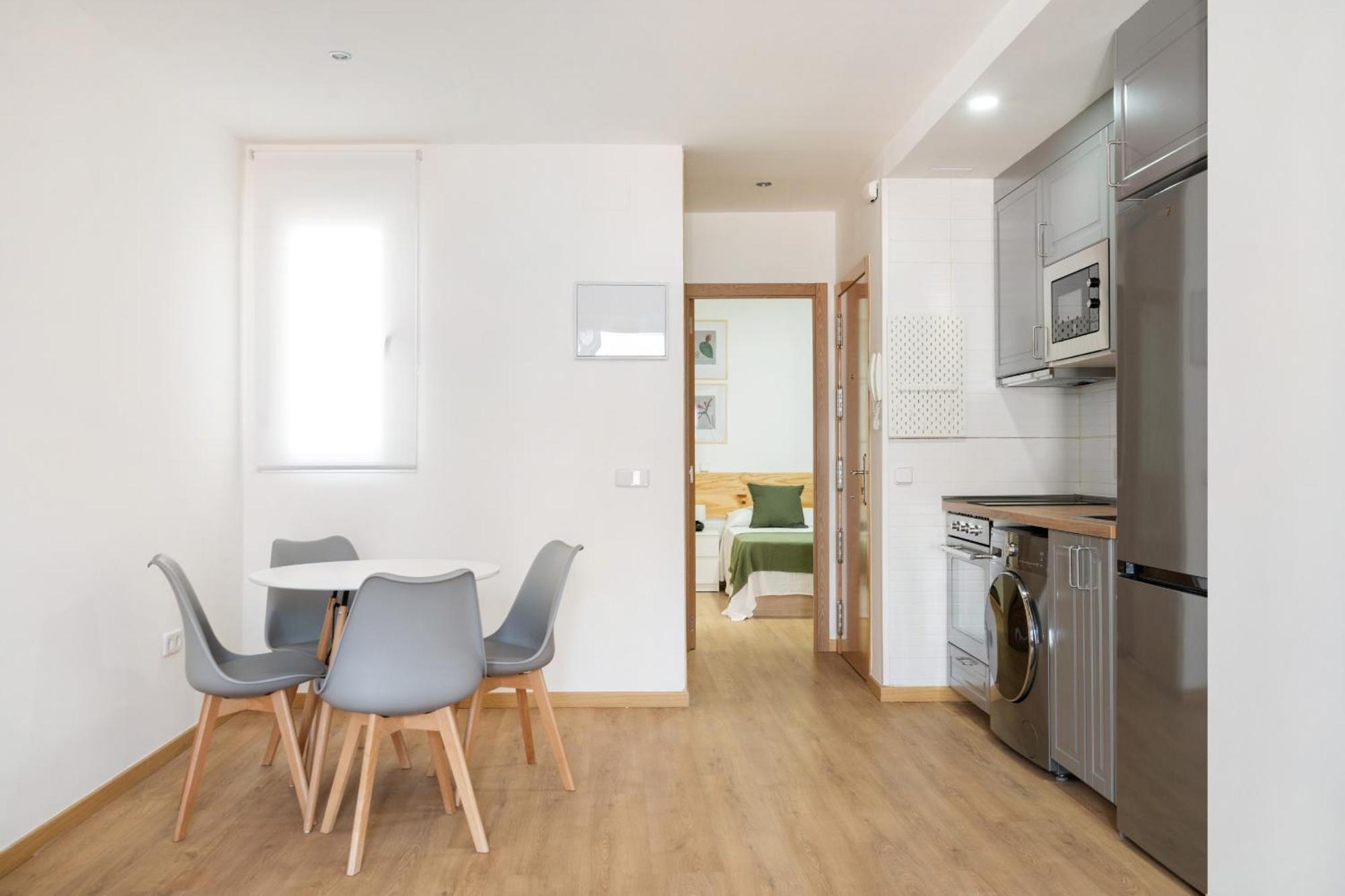 Apartamento En La Avenida De La Albufera Alquiler Temporal Madrid Exterior foto